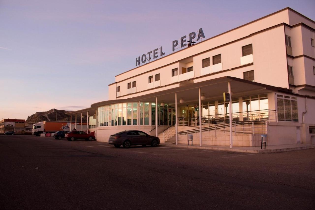 Hotel Pepa Villafranca de Ebro Exterior foto